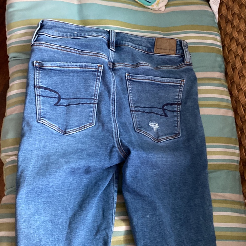 Distressed jeans - Picture 2 of 3